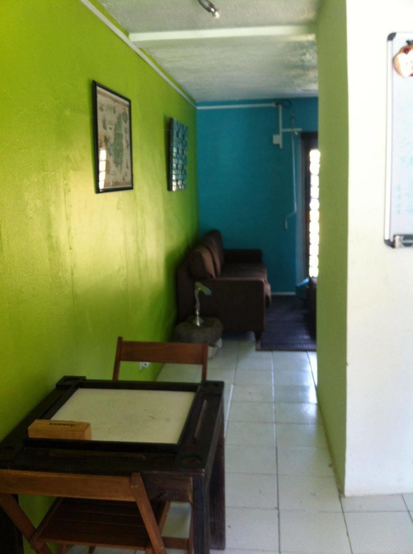 Vicky'S Keys Hostel Upper Princeʼs Quarter Buitenkant foto