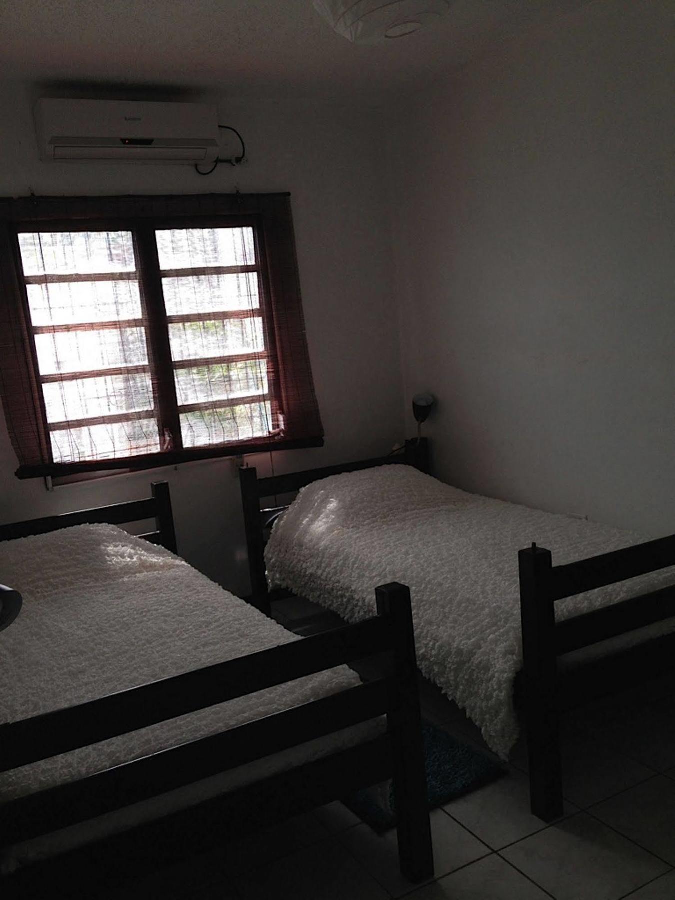 Vicky'S Keys Hostel Upper Princeʼs Quarter Buitenkant foto